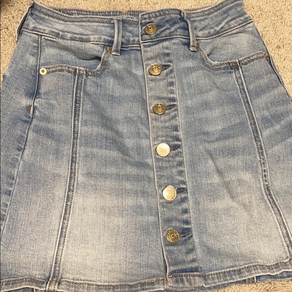 Light wash jean skirt - Picture 5 of 5